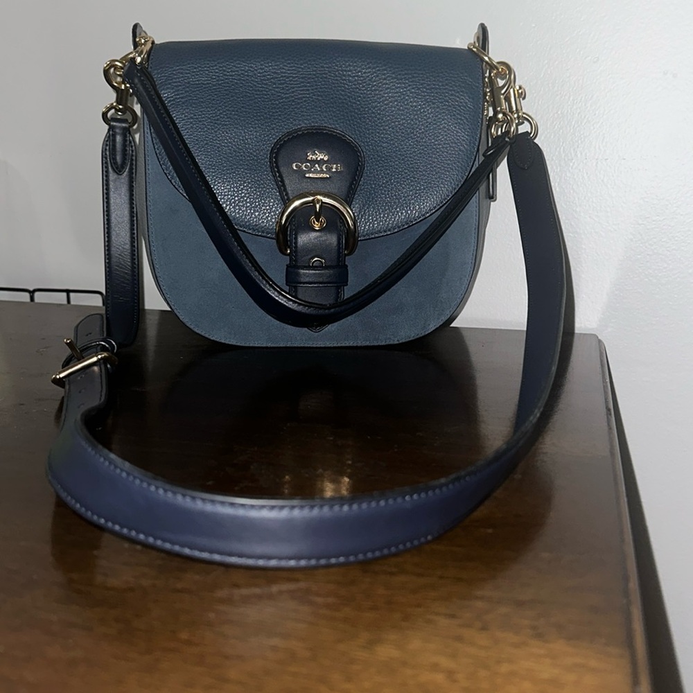 Coach Kleo Shoulder Bag 23